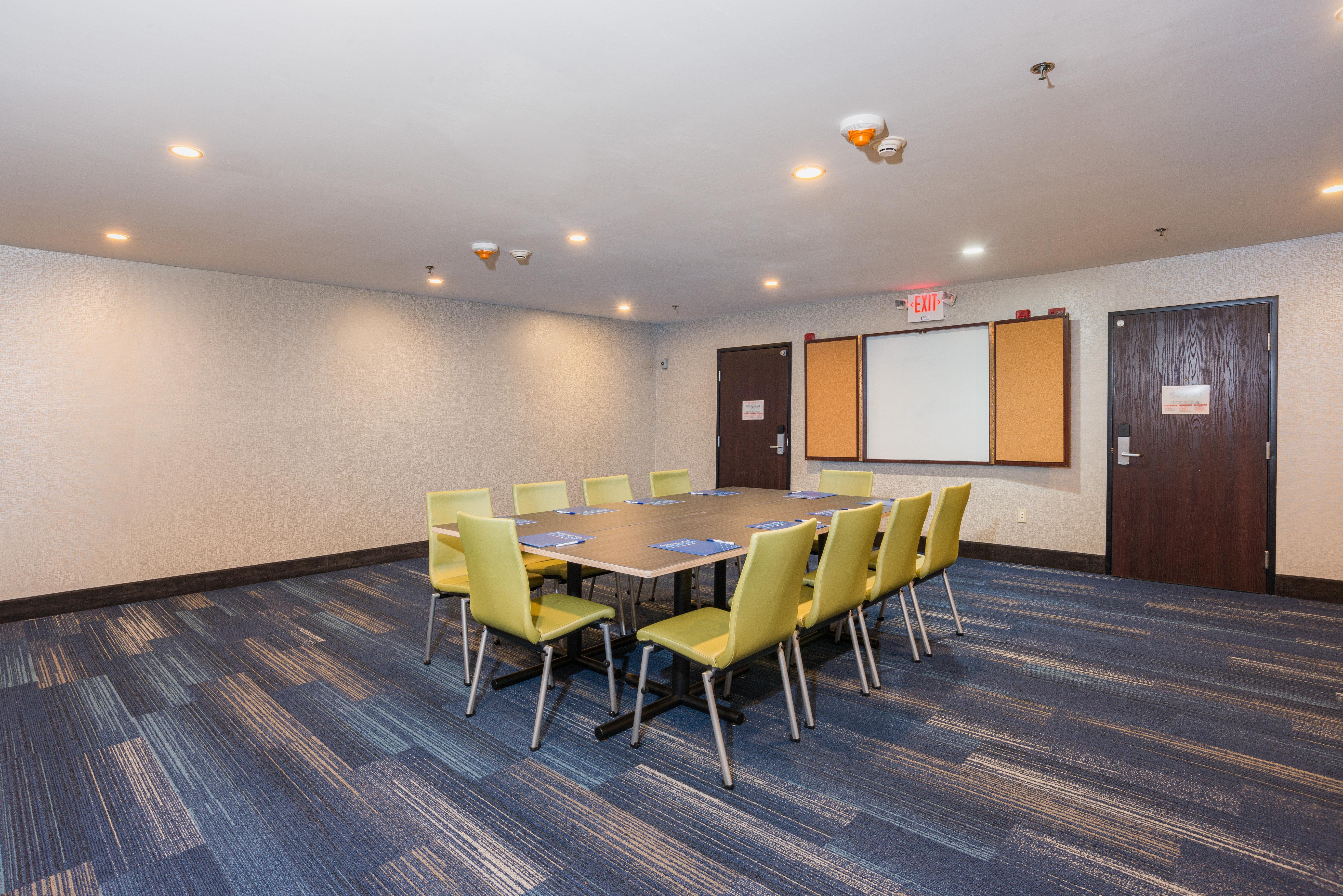 Holiday Inn Express Hotel & Suites Swansea By Ihg Ngoại thất bức ảnh