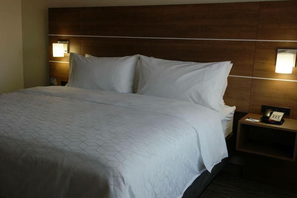 Holiday Inn Express Hotel & Suites Swansea By Ihg Ngoại thất bức ảnh