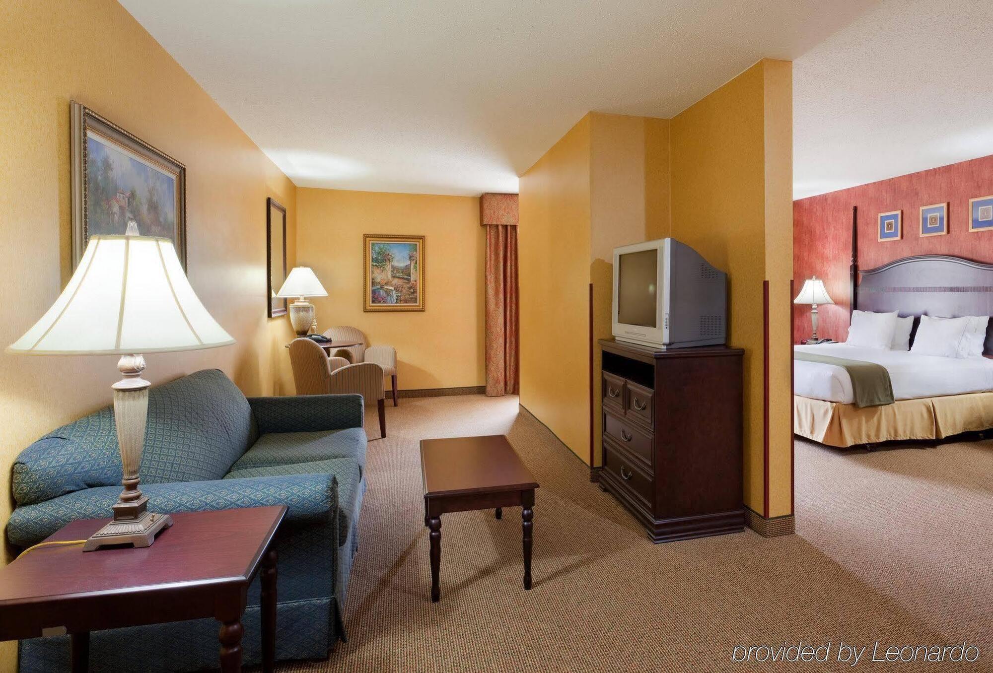 Holiday Inn Express Hotel & Suites Swansea By Ihg Ngoại thất bức ảnh